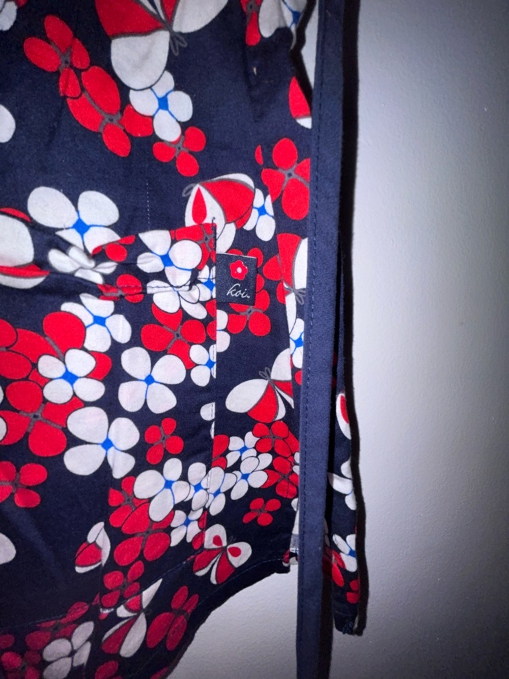 Bundle of Two Scrubs Tops - Picture 6 of 12